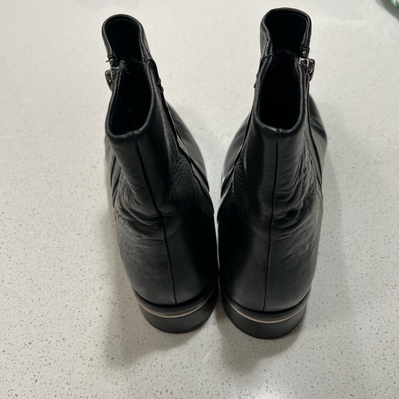 Frye black leather ankle zip up booties size 9.5. - Picture 6 of 9